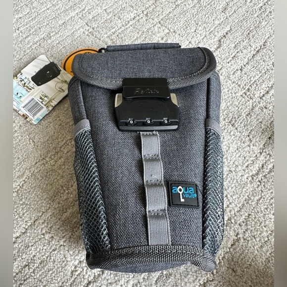 FlexSafe by Aqua Vault Anti-Theft Personal Portable Safe Black Bag New - Picture 3 of 4